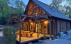 P'S Wood 箱根仙石原 ー温泉大浴場 露天風呂 サウナ 屋根付bbqを満喫ー